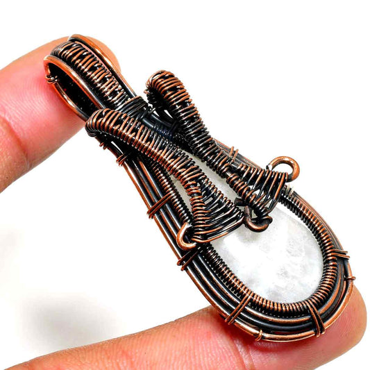 Seraphine’s Radiance – Silver-Wrapped Moonstone Pendant