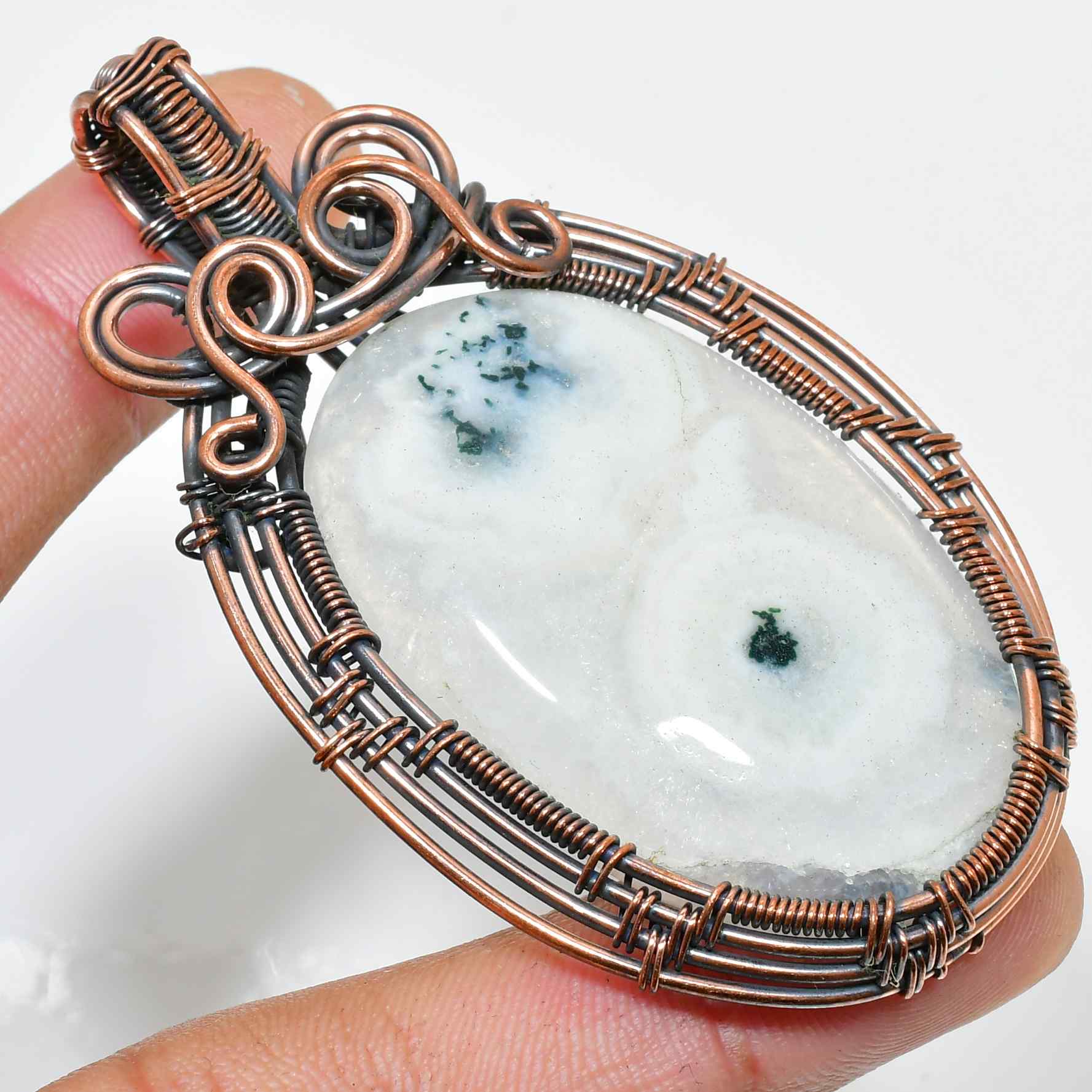 Serenity’s Embrace – Amethyst Copper Pendant
