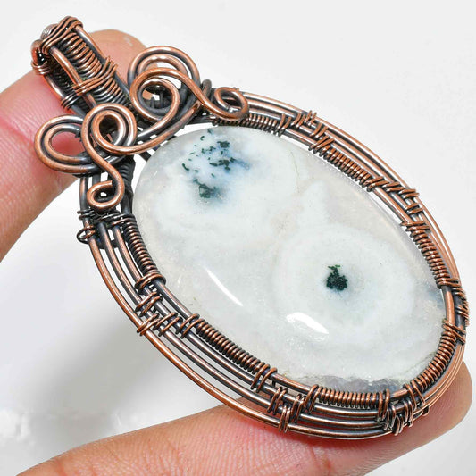 Serenity’s Embrace – Amethyst Copper Pendant