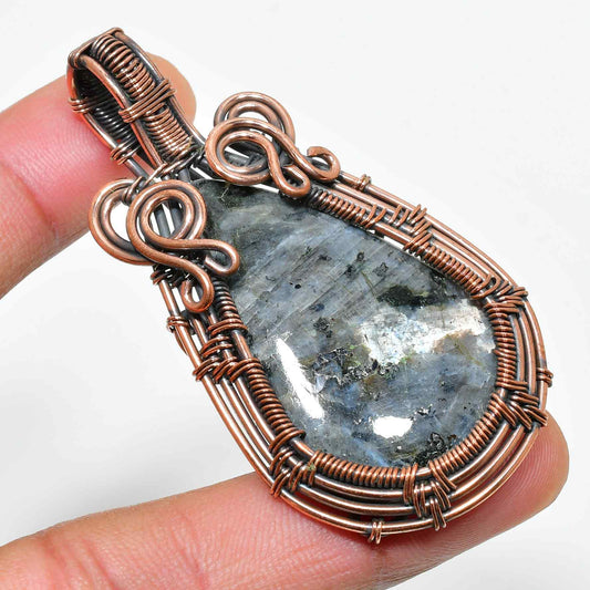 Aurora’s Veil – Labradorite Copper Pendant