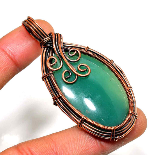 Verdant Serenity – Green Agate Copper Pendant