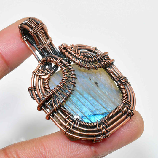 Celestial Harmony – Labradorite & Copper Pendant