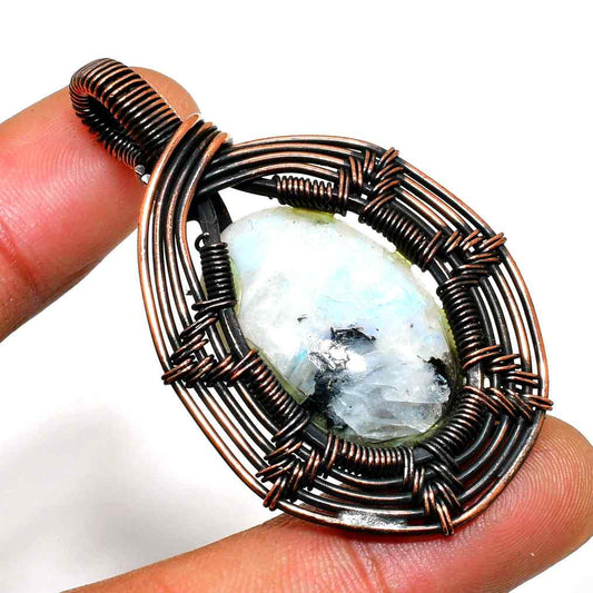 Celestial Serenity – Aquamarine Copper Pendant