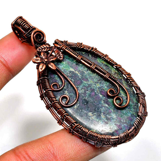 Verdant Harmony – Copper-Wrapped Green Stone Pendant