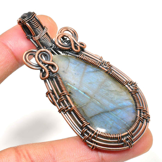 Aurora’s Dream – Labradorite Copper Pendant