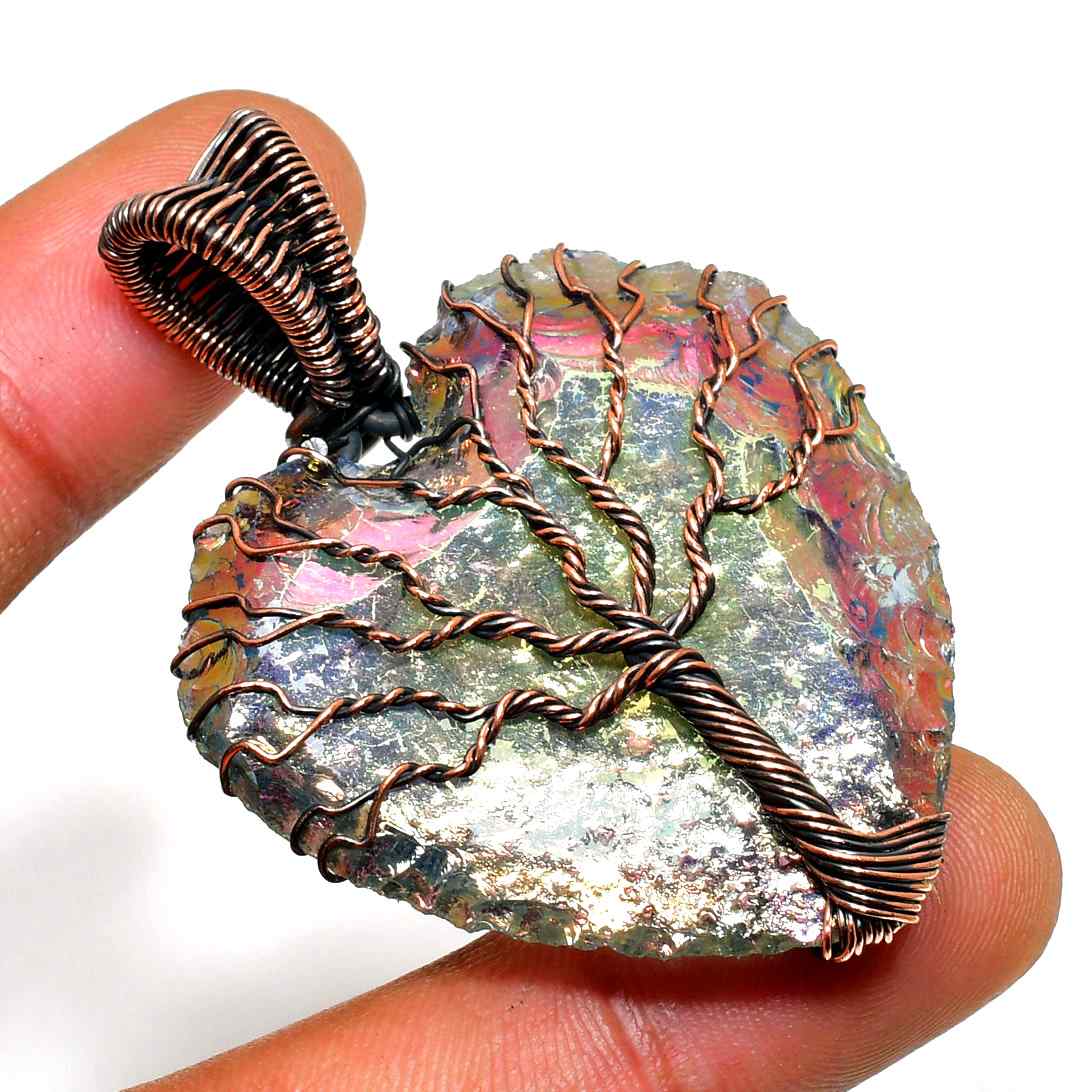 Aurora’s Embrace – Rainbow Aura Quartz Copper Pendant