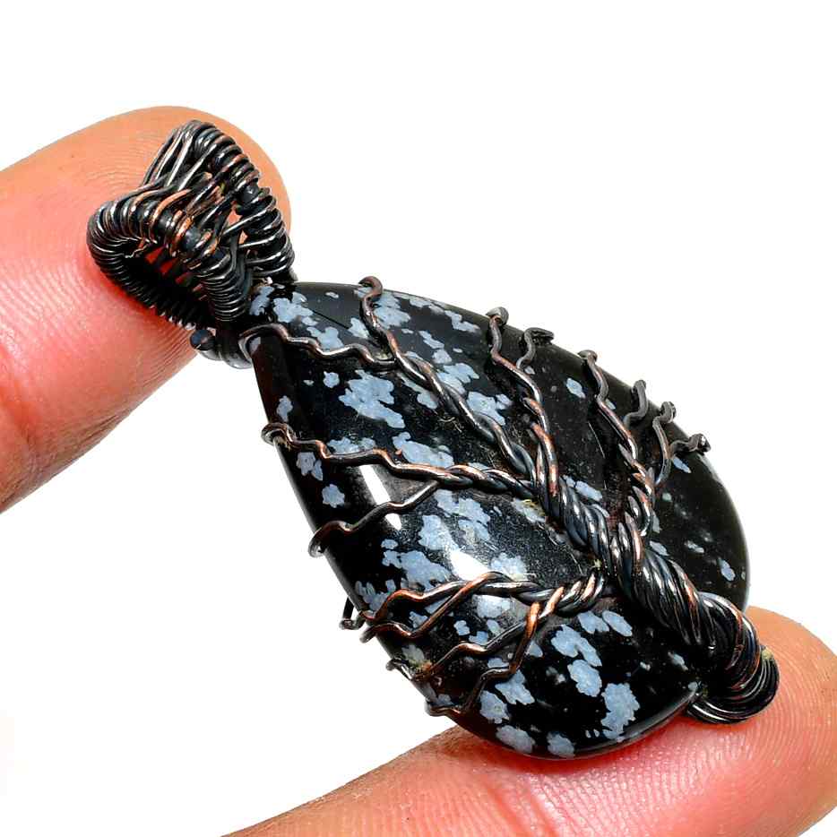 Nightfall Embrace – Obsidian Copper Pendant