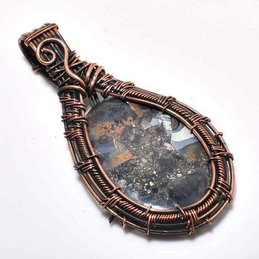 Ember’s Essence – Copper-Wrapped Agate Pendant