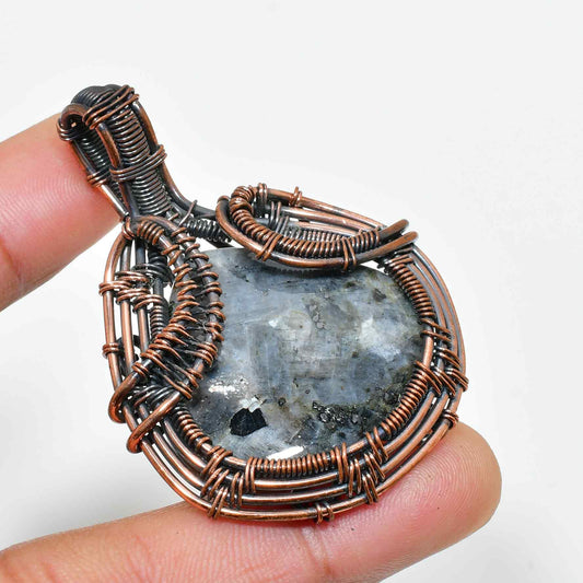 Elemental Embrace – Labradorite & Oxidized Copper Pendant