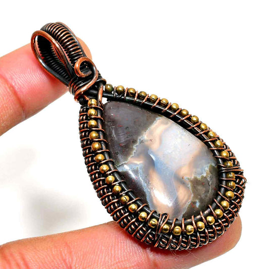 Gaia’s Embrace – Agate Copper Pendant