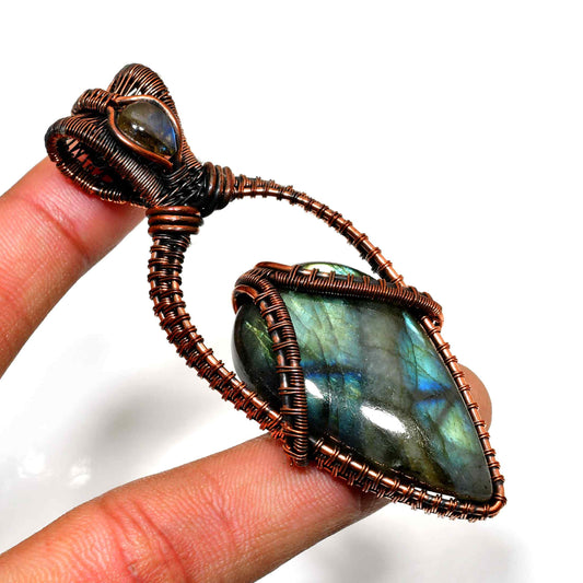 Aurora’s Veil – Labradorite Copper Pendant