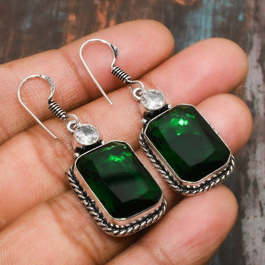 Emerald Essence – Handcrafted Silver Gemstone Earrings