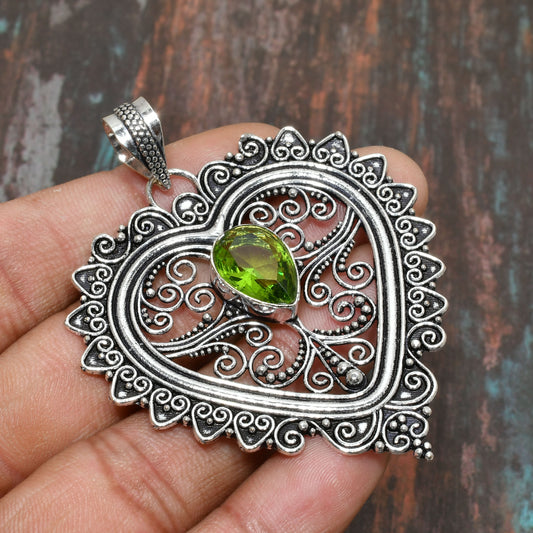 Heart of Renewal – Peridot Silver Filigree Pendant