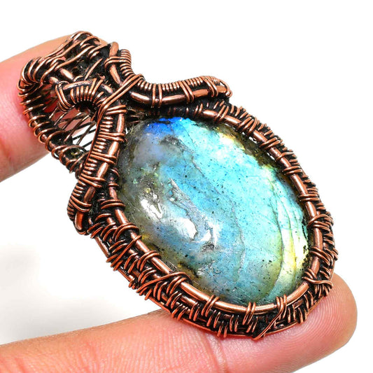 Celestial Embrace – Labradorite & Copper Pendant