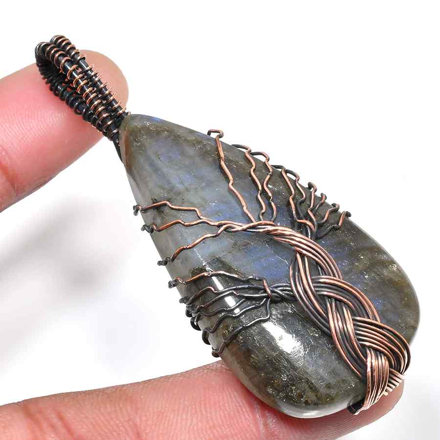 Mystic Aurora – Copper-Wrapped Labradorite Pendant