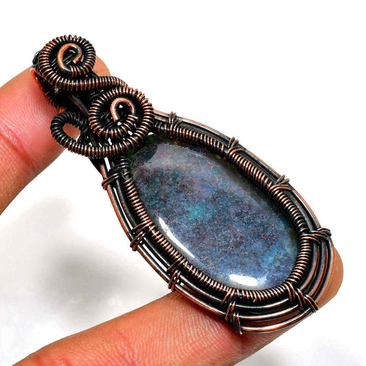 Aurora’s Veil – Labradorite Copper Pendant