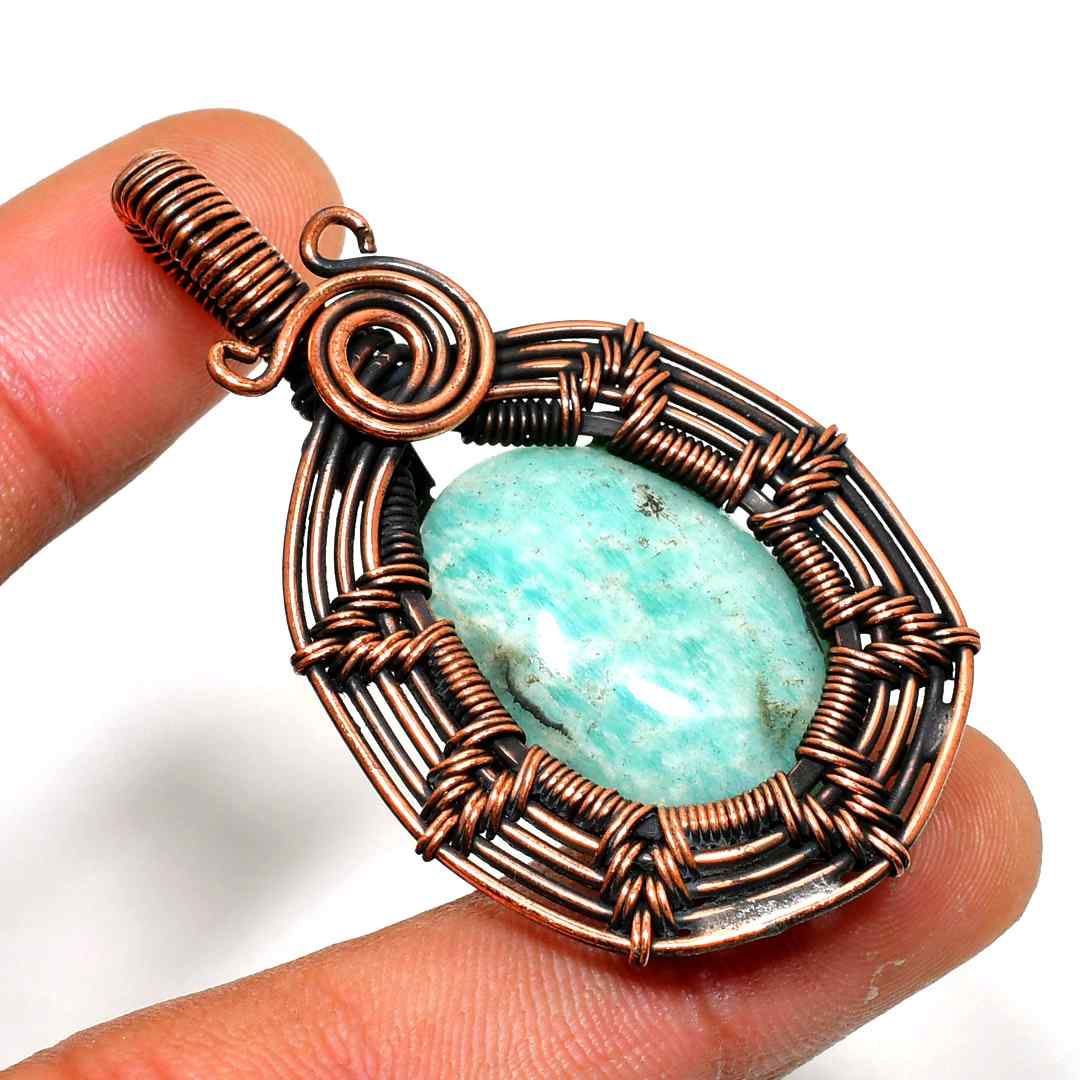 Azure Embrace – Aquamarine Copper Pendant