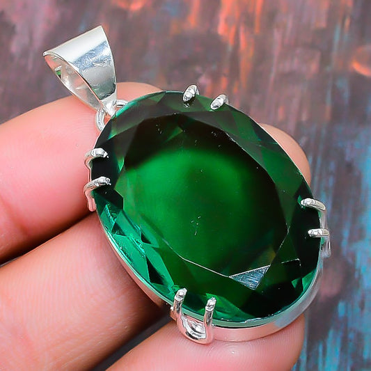 Emerald Embrace – Sterling Silver Pendant