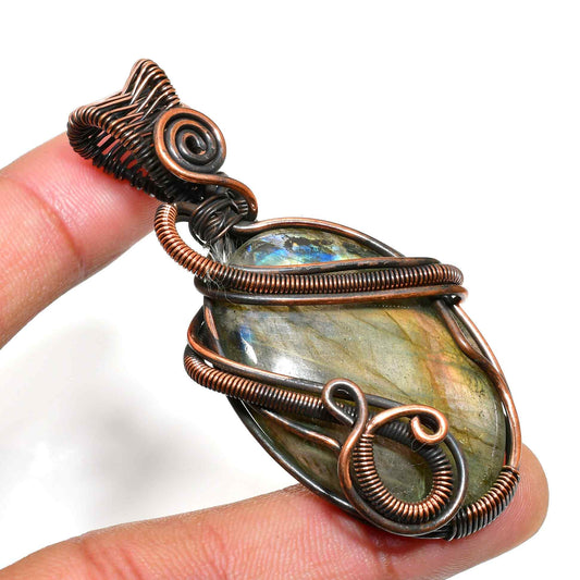 Mystic Aurora – Copper-Wrapped Labradorite Pendant