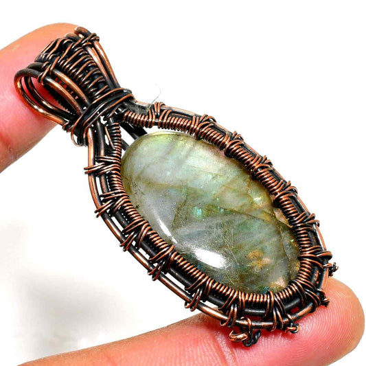 Mystic Aurora – Labradorite Copper Pendant