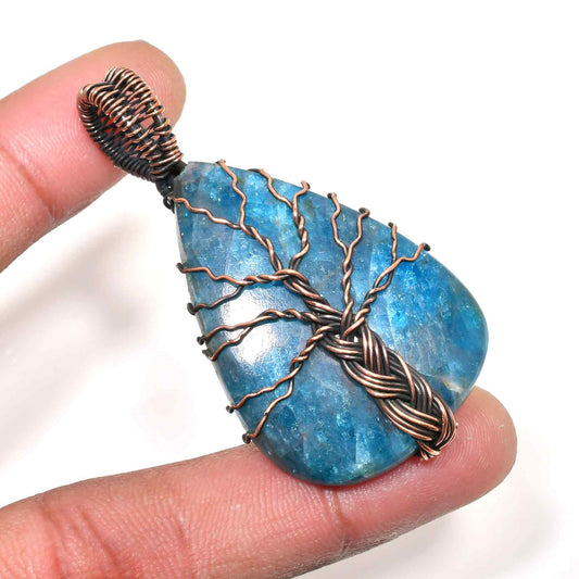 Aurora’s Heart – Aqua Copper Pendant
