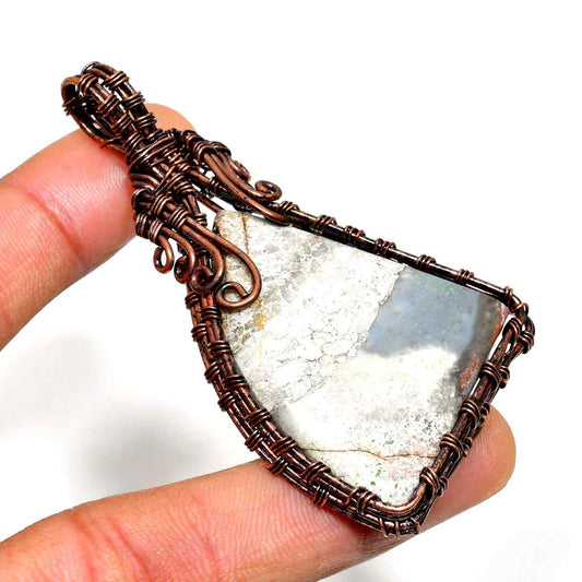 Mystic Embrace – Copper-Wrapped Natural Stone Pendant
