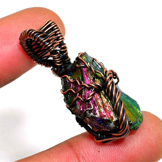 Celestial Glow – Copper-Wrapped Aura Quartz Pendant