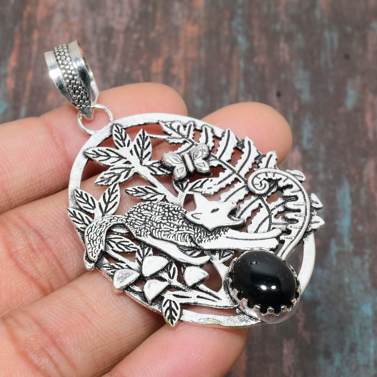 Fox’s Guardian – Sterling Silver Onyx Pendant