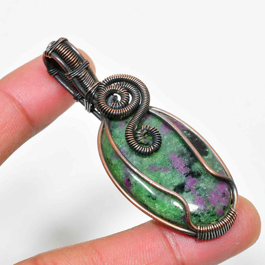 Flora’s Embrace – Green Tourmaline Copper Pendant