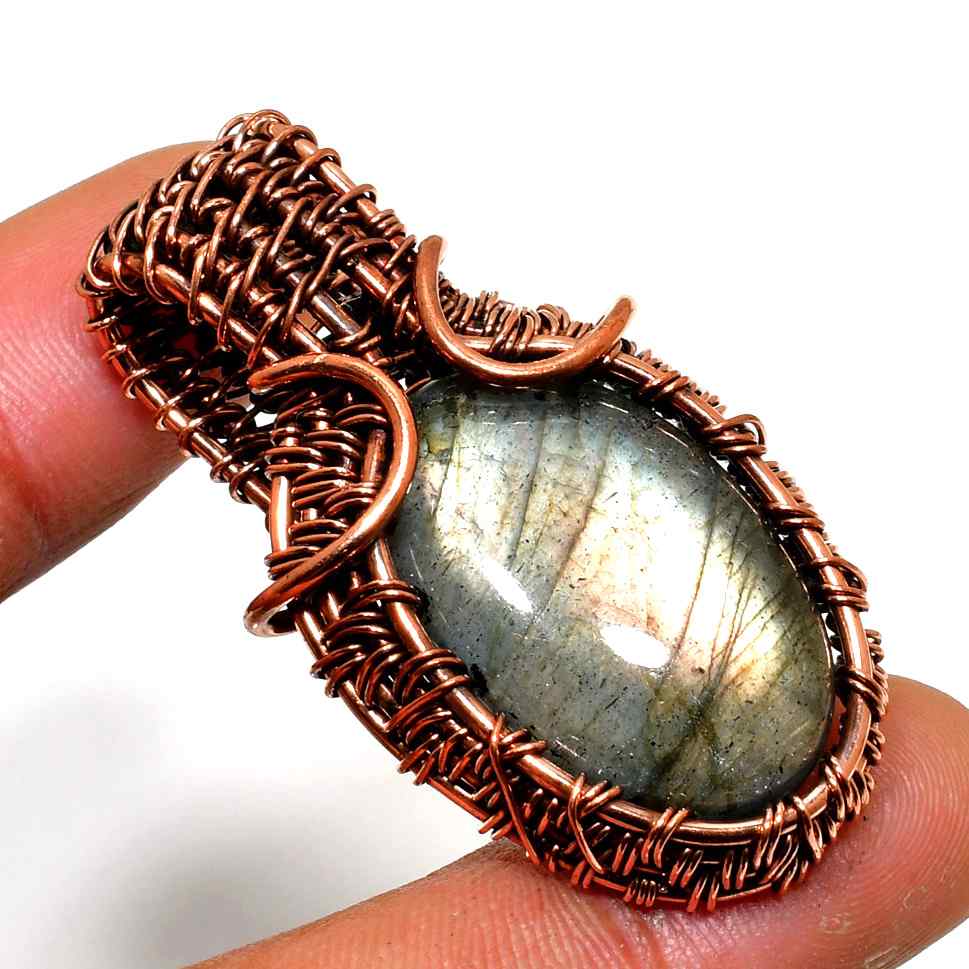 Selene’s Shield – Labradorite Copper Pendant