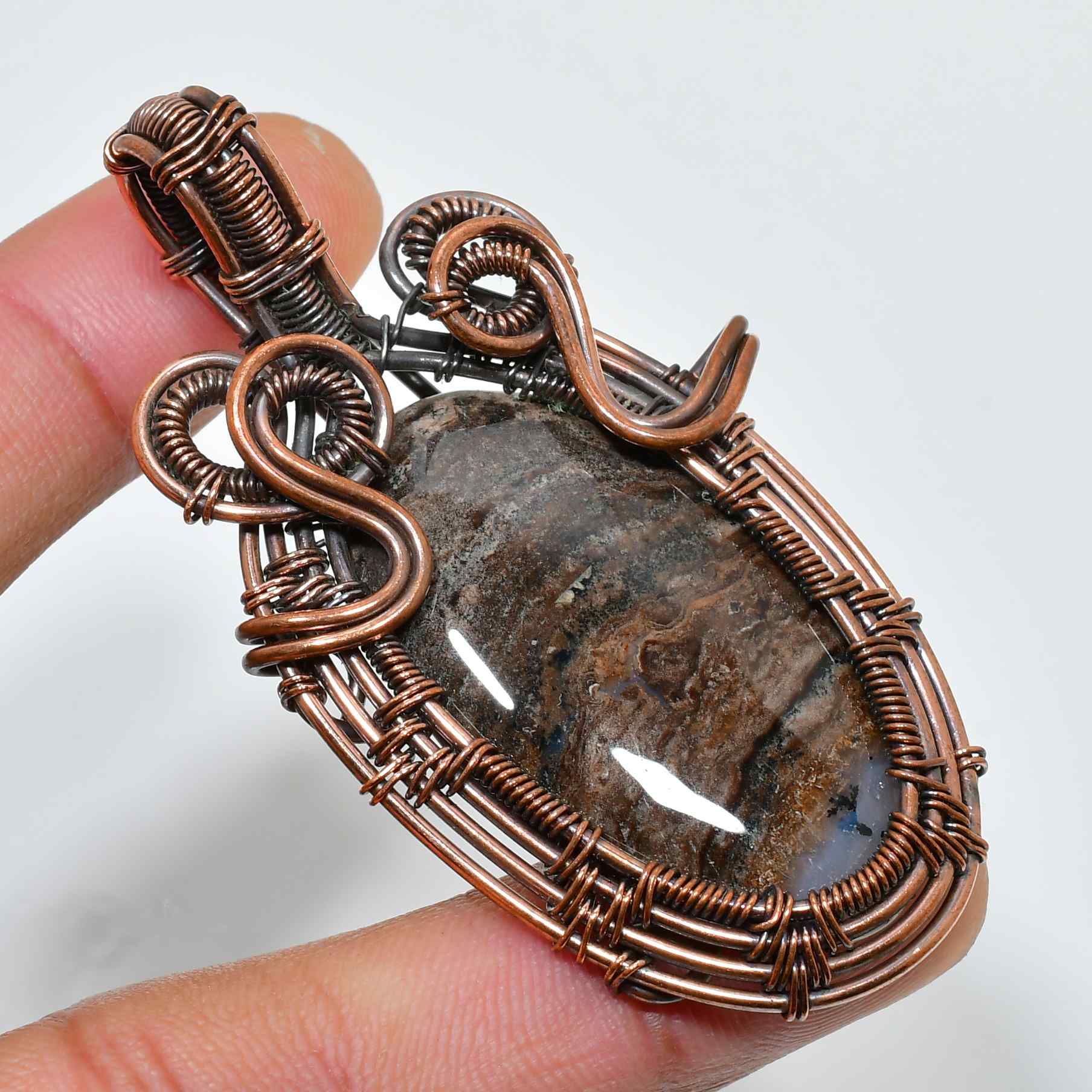 Aura’s Embrace – Copper-Wrapped Crystal Pendant