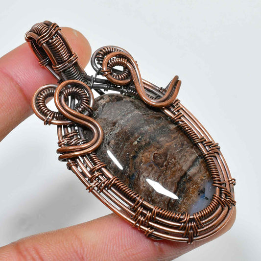 Aura’s Embrace – Copper-Wrapped Crystal Pendant