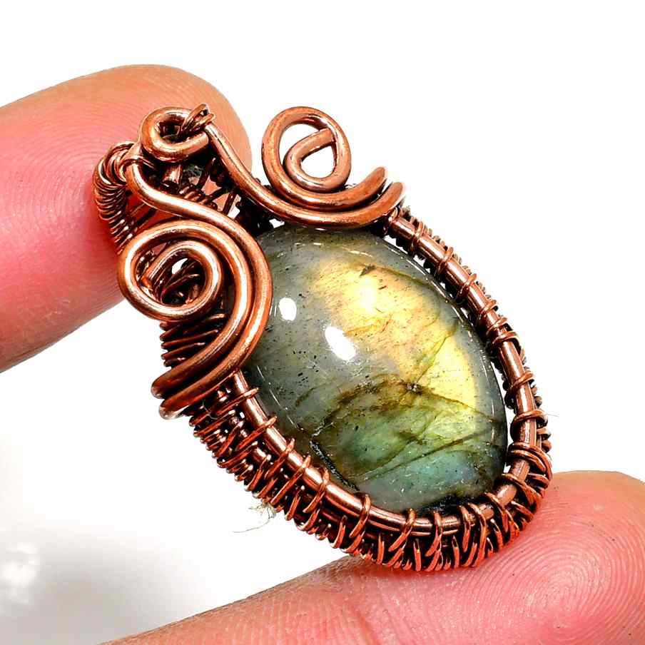 Ember’s Whisper – Labradorite & Antique Copper Pendant