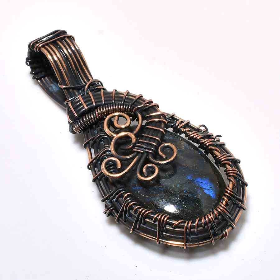 Midnight Aurora – Labradorite & Blackened Copper Pendant