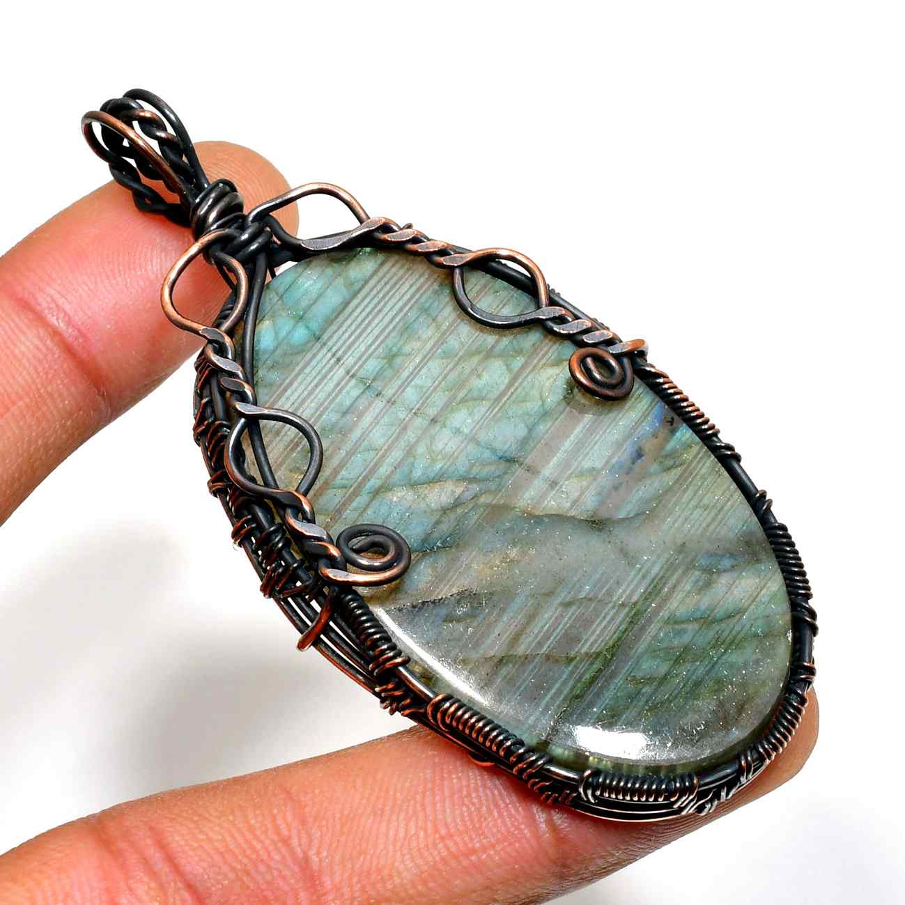 Luna’s Luster – Labradorite Copper Pendant