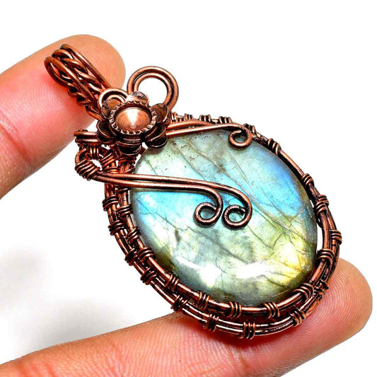 Celestial Glow – Copper Wrapped Labradorite Pendant
