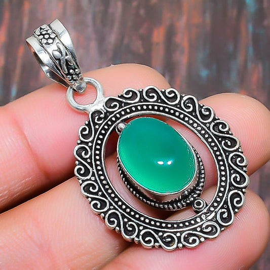 Luna’s Whisper – Green Agate Silver Filigree Pendant