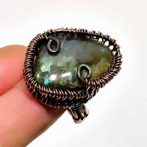 Celestial Glow – Labradorite Copper Ring