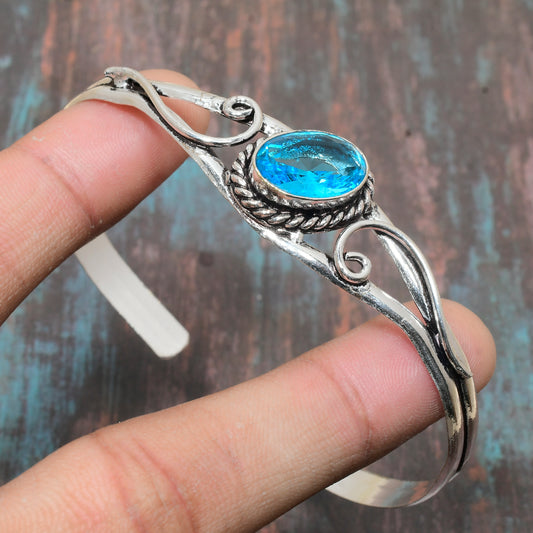 Azure Embrace – Turquoise Silver Cuff
