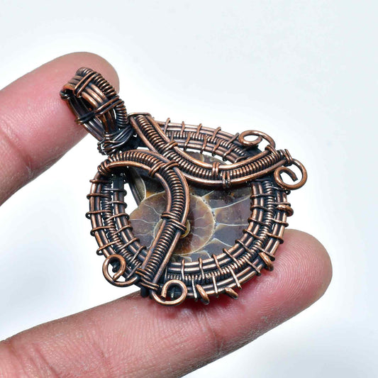 Ezra’s Veil – Grounding Agate Copper Pendant