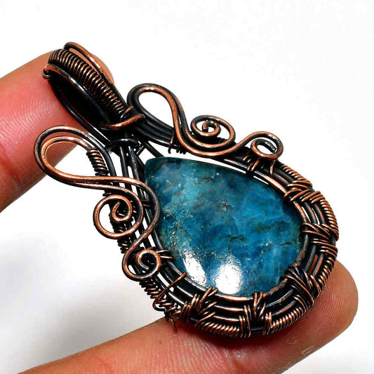 Ocean’s Embrace – Aquamarine Bronze Pendant