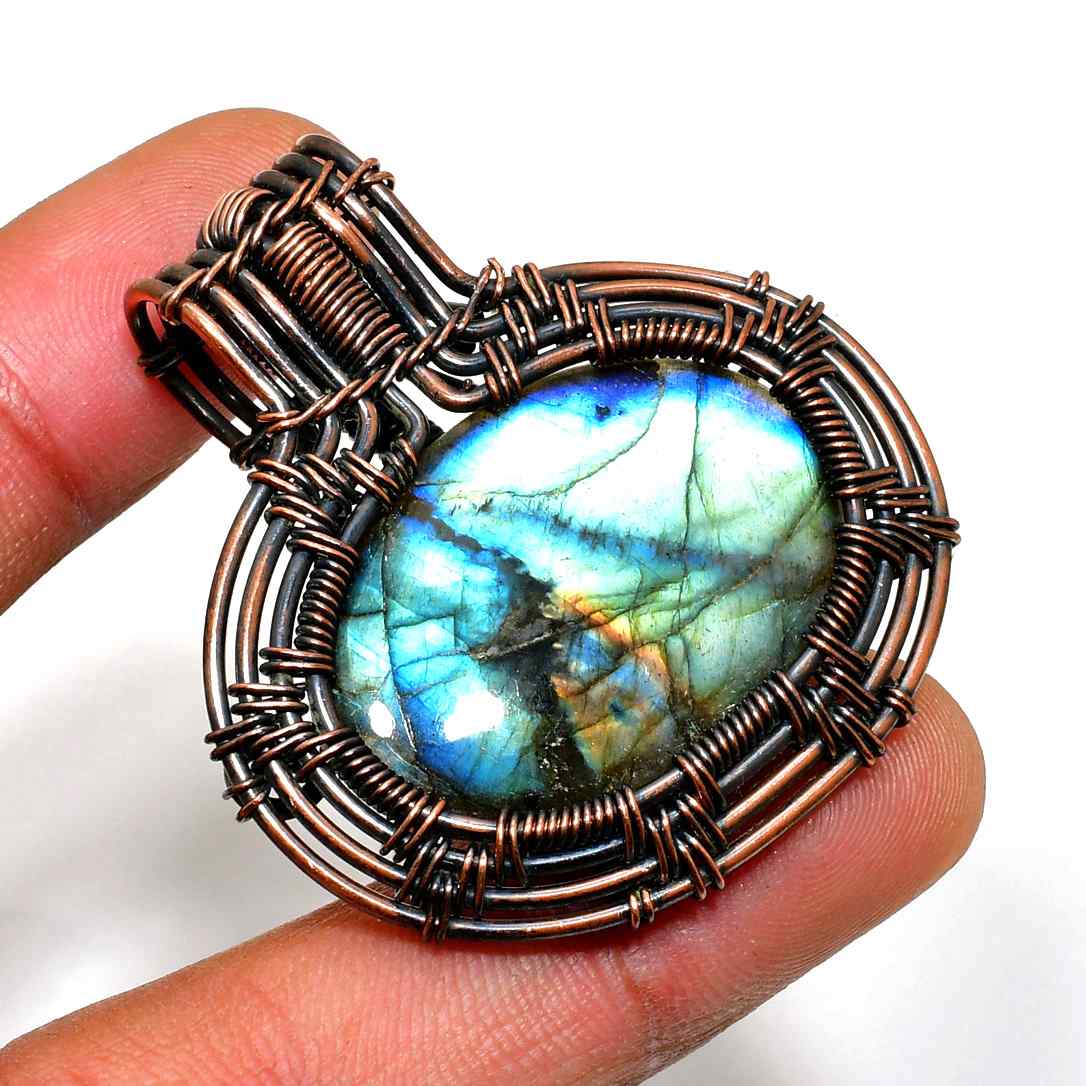 Selene’s Shimmer – Copper Labradorite Pendant