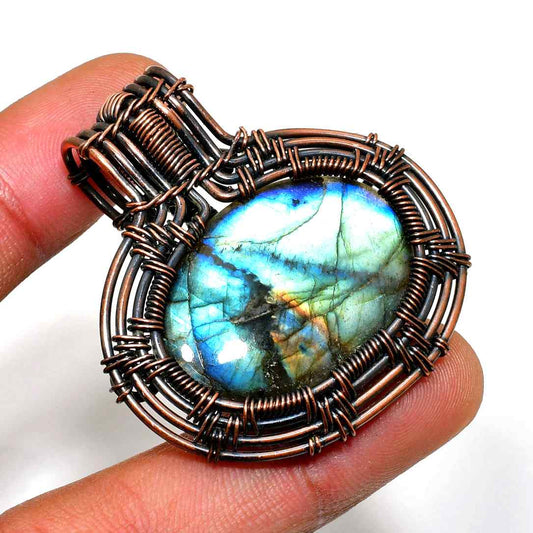 Selene’s Shimmer – Copper Labradorite Pendant