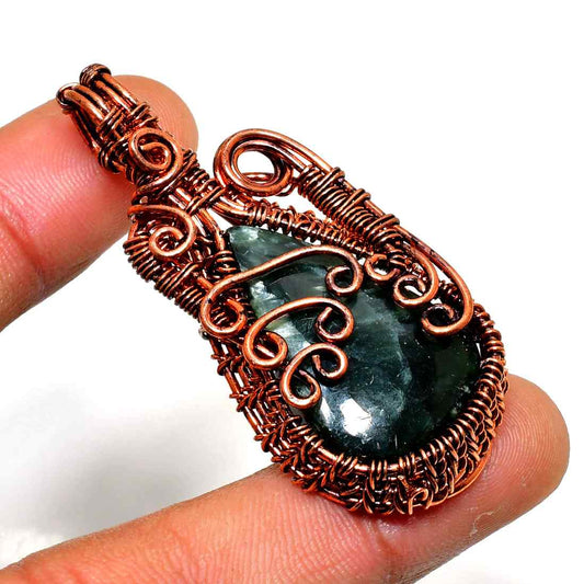Gaia’s Embrace – Copper-Wrapped Natural Stone Pendant