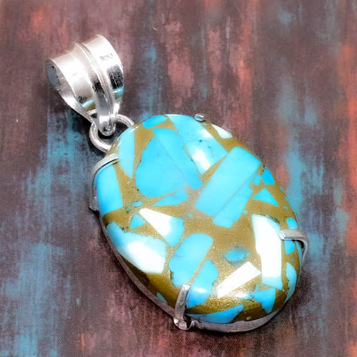 Serenity’s Embrace – Turquoise & Gold Pendant