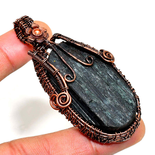 Onyx Embrace – Copper-Wrapped Grounding Pendant