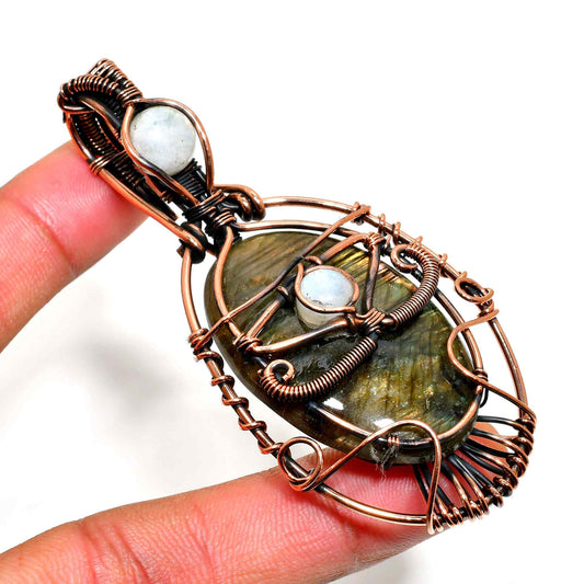 Aurora’s Veil – Labradorite Copper Pendant