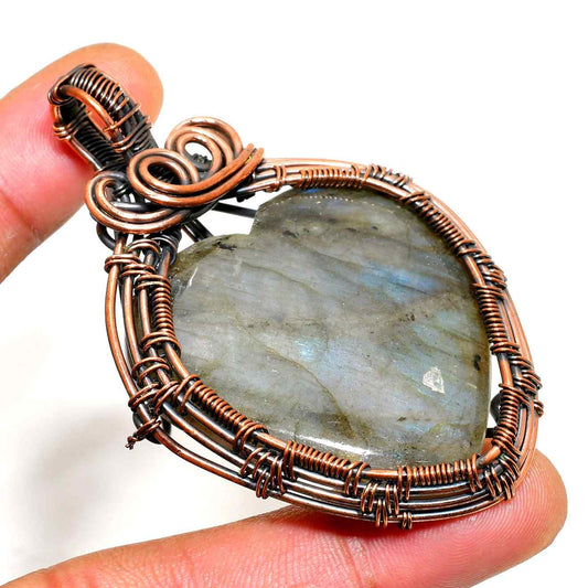 Aurora’s Heart – Labradorite Copper Pendant