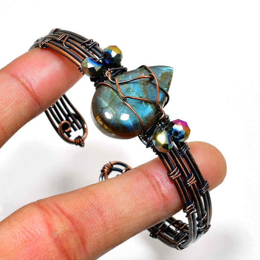 Moonlit Charm – Labradorite Copper Bracelet