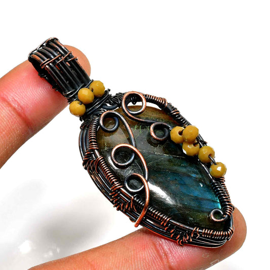 Aurora Gleam – Labradorite & Yellow Jade Copper Pendant